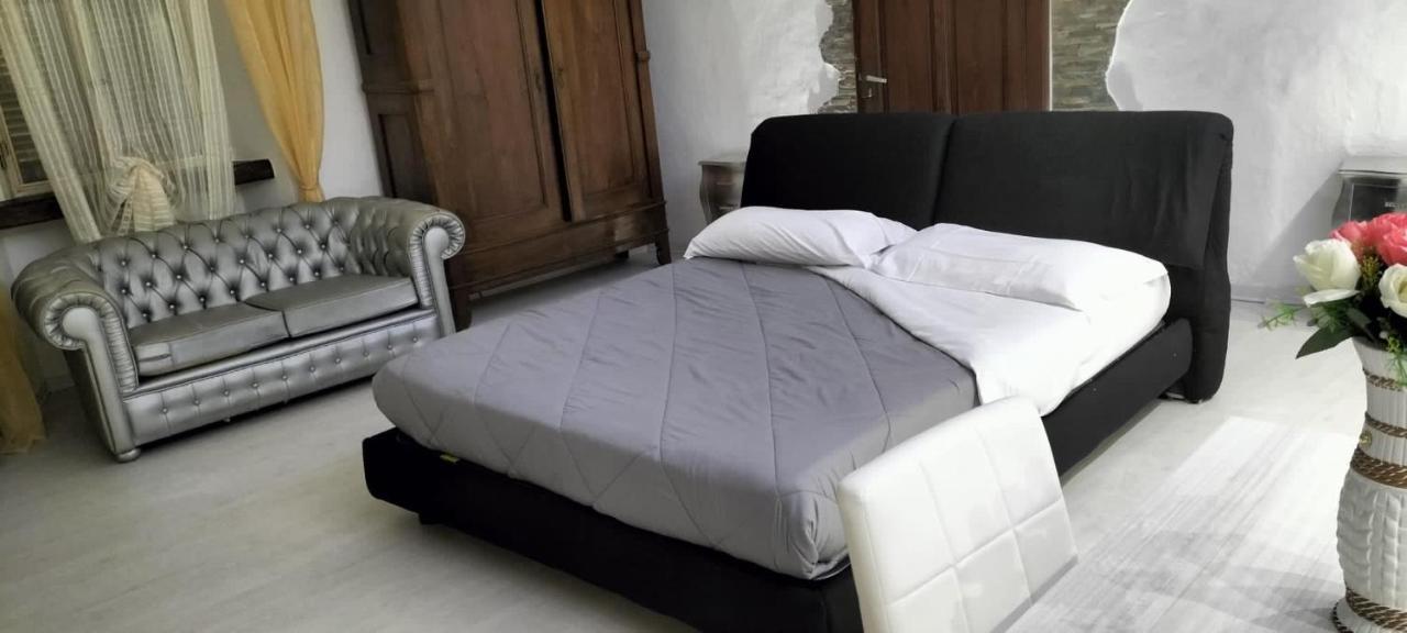 White Appartament Bagnolo Piemonte Eksteriør billede